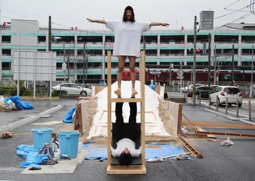 展示「ケアリング／マザーフッド：「母」から「他者」のケアを考える現代美術」月日（日）まで〈水戸芸術館現代美術ギャラリー〉にて開催中