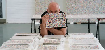 ダミアン・ハーストが揺さぶるアートとお金の既成概念。プロジェクト「」が問いかけるものとは?