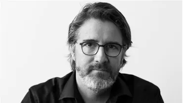 オラファー・エリアソンとは？作品から読み解く、アートと社会問題への意識とは？自然現象を操るアーティスト、オラファー・エリアソンの世界