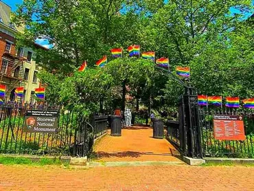 ストーンウォール事件とLGBTQ+の権利：知っておきたい歴史と現在？ストーンウォール事件とプライド月間：歴史的背景と現代への影響