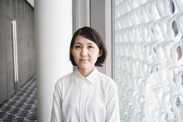 空間を演出する作風で注目!橋本晶子の経歴と代表作をご紹介