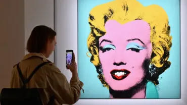 ウォーホルのマリリン・モンロー肖像画、億円で落札世紀作品で最高額