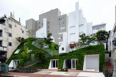 建築家の藤本壮介が設計:前橋にアートデスティネーション「白井屋ホテル」がオープン