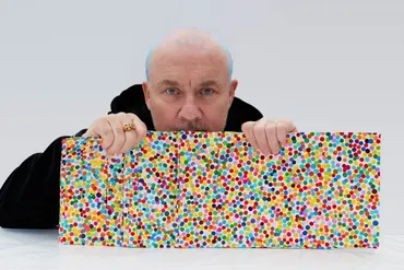 と実体絵のジレンマ!ダミアン・ハーストがの購入者に万ドル以上の実体作品を焼却