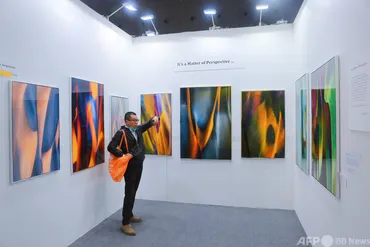 中国が世界位のアート市場にコロナ禍でもオンライン取引活発写真枚国際ニュース: