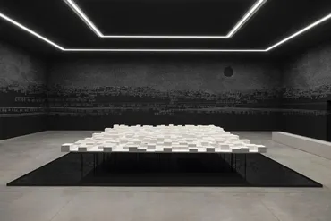 第回ヴェネチア・ビエンナーレの金獅子賞は、「世界的な連帯の重要性」を示すアーティストたちが受賞
