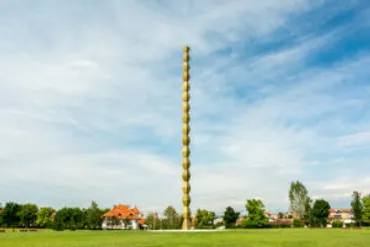 ルーマニアの世界遺産「トゥルグ・ジウのブランクーシ記念作品群」とは？世界遺産マニアが解説