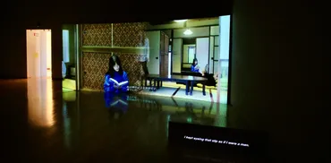 人々の「多声性」を映像化する。東京都現代美術館「ウェンデリン・ファン・オルデンボルフ 柔らかな舞台」レポート