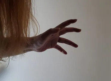 霊に取り憑かれているか調べる方法は？症状でわかる診断や対処法を解説