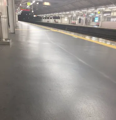 心霊現象の謎に迫る！〜駅のホームに現れた黒い人影と、霊障の真実とは？〜駅のホームに映る人影の謎から紐解く、霊の種類と対策