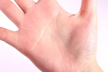 宝くじが当たる伝説の手相】スター線はどこにある?10の意味をチェック