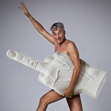 取り下げられたマウリツィオカテランの著者訴訟がフランスで新しい判例を設定するのはなぜですか？ 