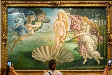 ボッティチェッリ《ヴィーナスの誕生》〜隠すほどに見せてしまう、恥じらいと誘発のはざまで