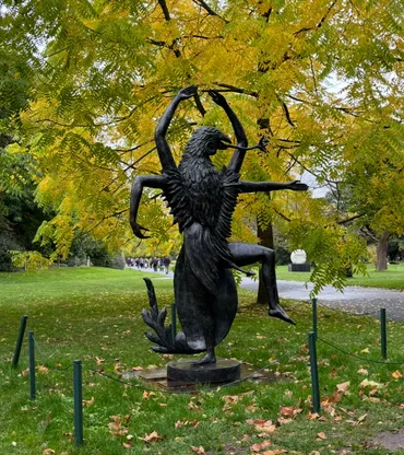 フリーズ・ロンドン2025、アート市場の熱気と多様な表現とは？アートフェア「フリーズ・ロンドン」の最新情報と注目ポイント