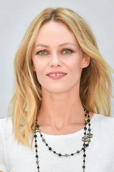 祝52歳！ 永遠のロリータアイコン、ヴァネッサ・パラディが語る ...