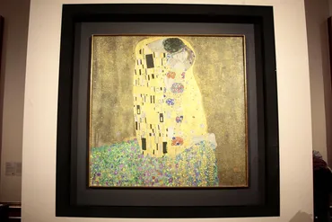 ウィーンのベルヴェデーレ宮殿と分離派会館で接吻やユーディット ...