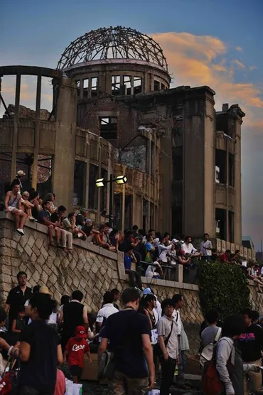 ヒロシマの今 リアルな風景 広島出身の三浦さん、５ヵ所で写真展 母の被爆・復興期の記憶 根底に 