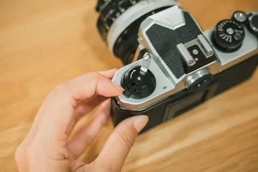 フィルムカメラ遊泳記 第6話 フィルムカメラ Nikon New FM2の操作方法・使い方！サンライズカメラ公式ブログ