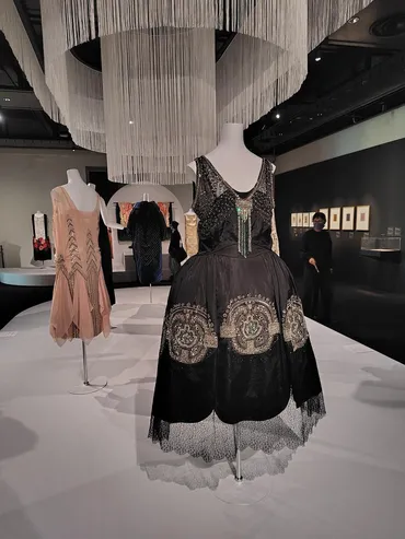 アール・デコとモード展：1920年代のファッション革命と現代への影響？三菱一号館美術館で開催される「アール・デコとモード」展の見どころ