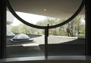 フランクロイドライトの建築 グッケンハイムミュージアム