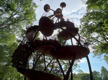 三次元構造とローテク設備の一体化、大阪・長居植物園の「グラウンディングツリー」がすごかった!──芦澤竜一巡礼<前編>