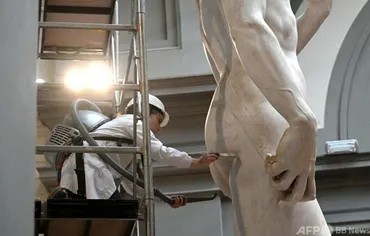 ミケランジェロの「ダビデ像」、2か月に1回の清掃作業 写真26枚 国際ニュース：AFPBB News