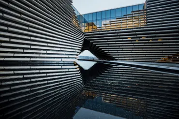 V&Aダンディー、スコットランドのデザインミュージアムとは？(隈研吾、建築)スコットランド初のデザインミュージアム、V&Aダンディーの魅力