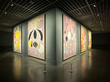ヒルマ・アフ・クリント展」(東京国立近代美術館)開幕レポート。神秘思想で拓いた抽象絵画の世界