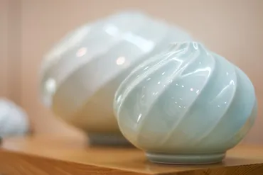 井上萬二の白磁：90歳を超えても情熱を燃やす生き方とは？有田焼 人間国宝 井上萬二氏の生涯と白磁