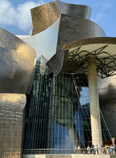 ビルバオ グッゲンハイム美術館 作品・建築家ガイド。予約は必要?