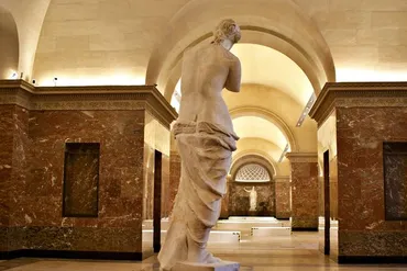 パリ②】ルーブル美術館でモナリザやミロのヴィーナスを独占して ...