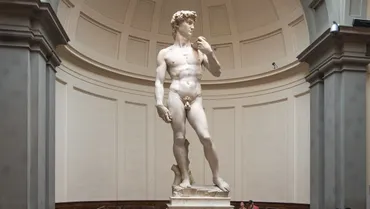 ミケランジェロの『ダビデ像』とは？その魅力と歴史的背景を探る！（ダビデ像、ミケランジェロ、フィレンツェ）ルネサンスの傑作、ダビデ像の誕生秘話