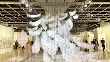 アートバーゼル2025とは？世界最大級のアートフェアの魅力に迫る！(？)アートバーゼルの歴史と、世界各地での開催状況